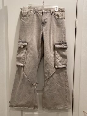Zara Beige Gray Wide-Leg Cargo Jeans